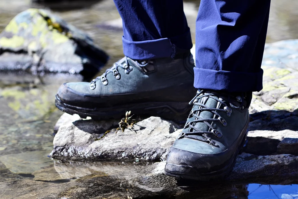 Najlepsze buty taktyczne do trekkingu – komfort i stabilność na każdym kroku